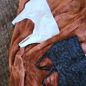 2 Lulu Lemon (size 4 and 6) sports bras. Selling together.